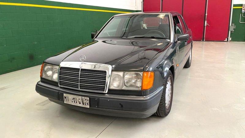 Mercedes-Benz Serie 200-320 200 E