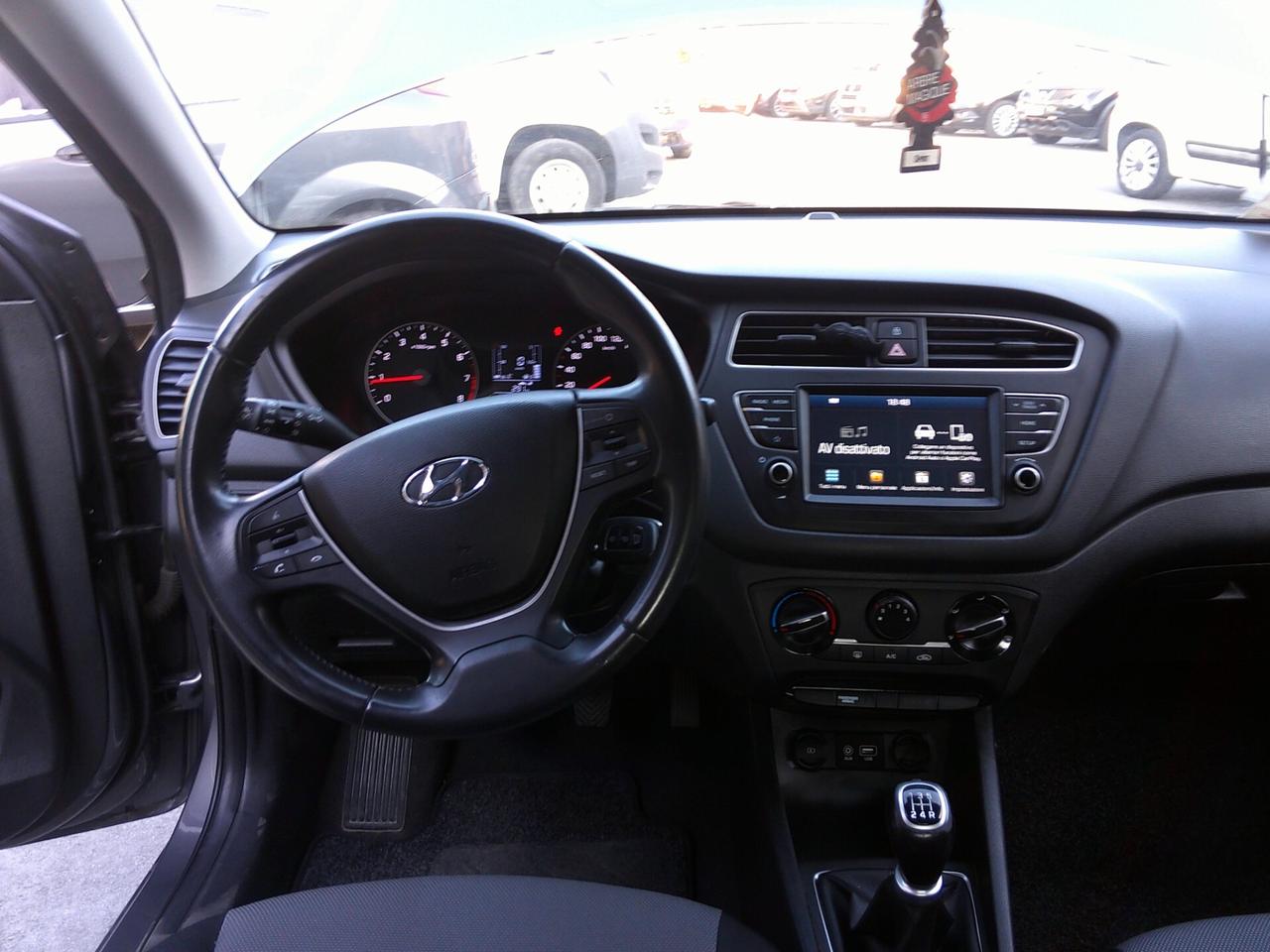 Hyundai i20 1.2 5 porte Tech 18