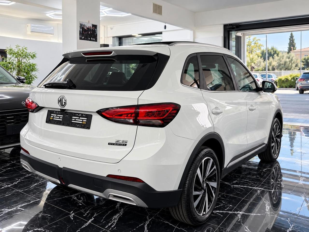 Mg ZS 1.5 Hybrid+ Luxury 102 cv
