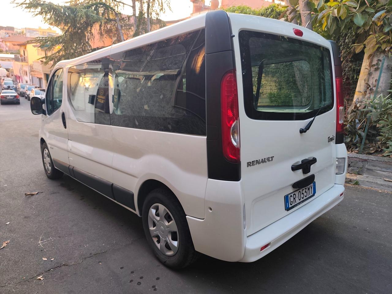 Renault Trafic T27 2.0 dCi/115 PC-TN Passenger 9 Posti