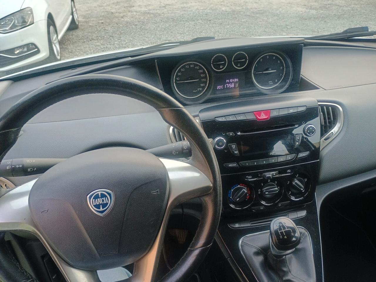 LANCIA YPSILON 1.2 NEOPATENTATI