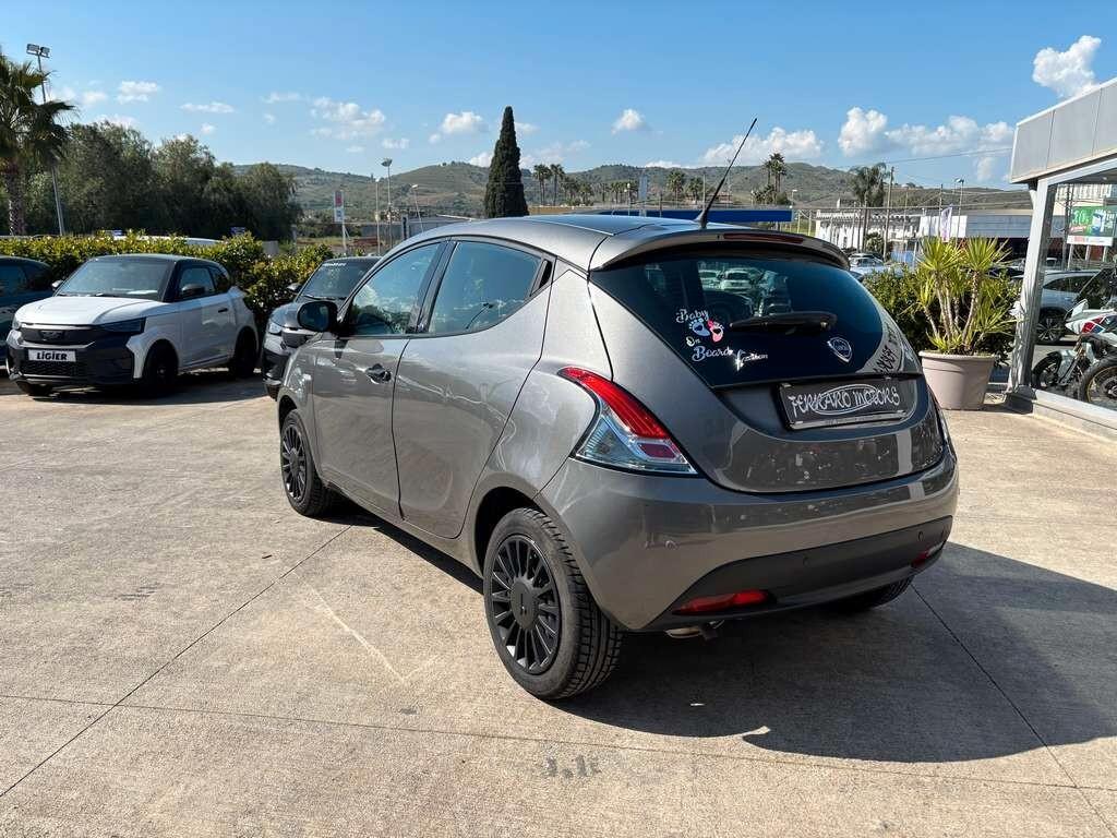Lancia Ypsilon 1.2 69 CV 5 porte S&S 2019 / KM 44.000 Tua a solo 92 Euro al mese