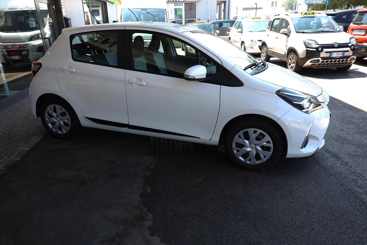 TOYOTA YARIS 1.0 5 PORTE ACTIVE neopatentati