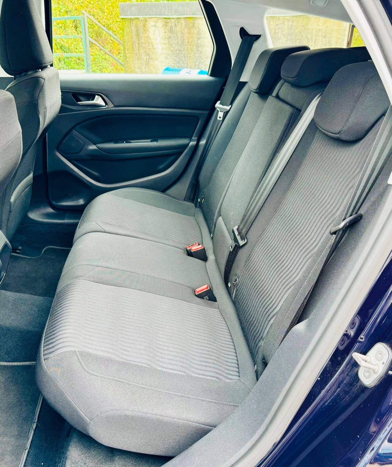 Peugeot 3008 BlueHDi 120 S&S Business