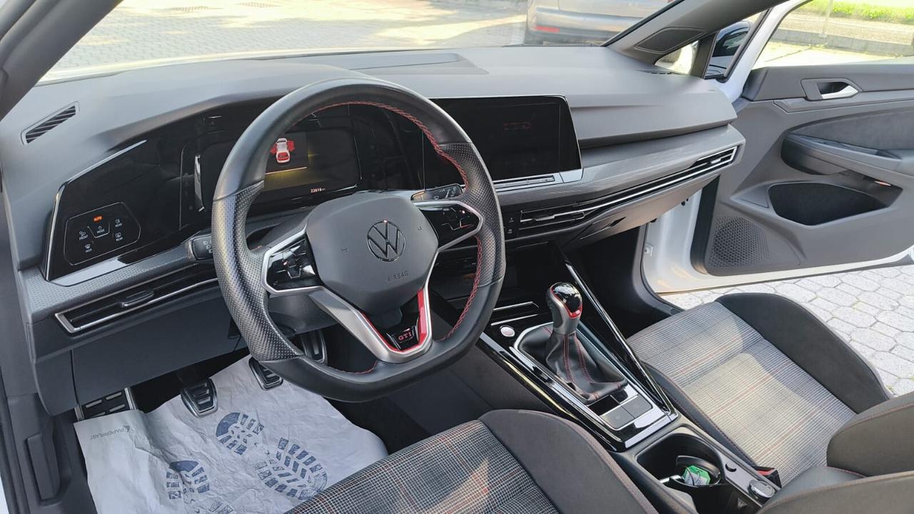 VOLKSWAGEN GOLF GTI 2.0 TURBO BENZINA 245CV MANUALE