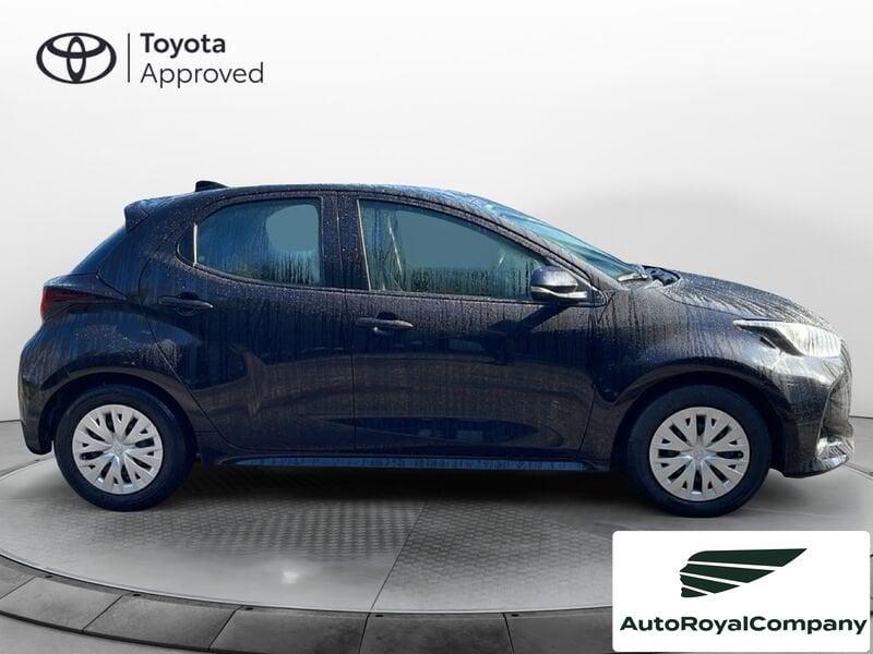 Toyota Yaris Hybrid Active MY21