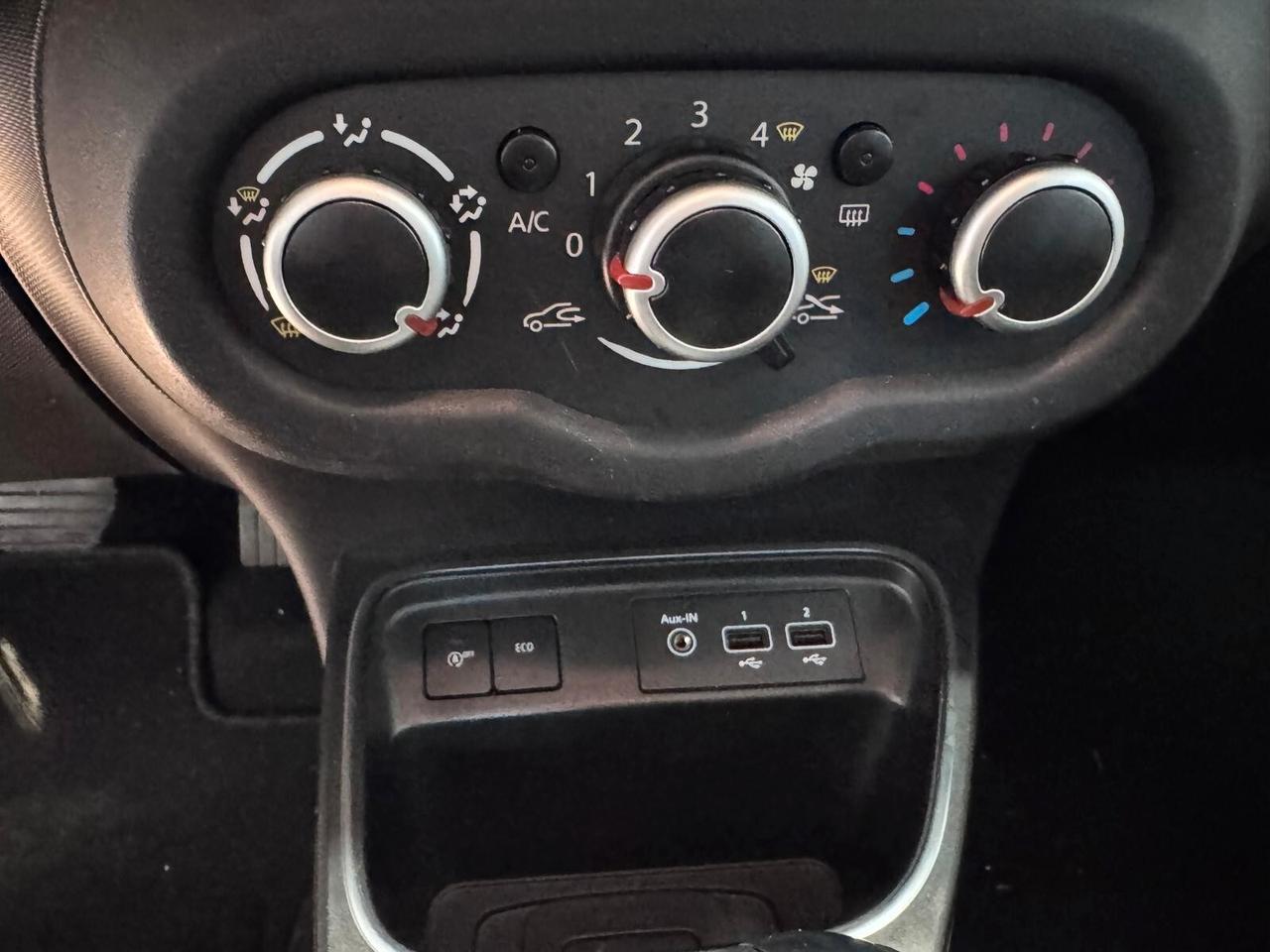 Renault Twingo 0.9 93cv INTENS NEOPATENTATI TURBO, AUTOMATICA,PELLE,NAVI,UNIPRO