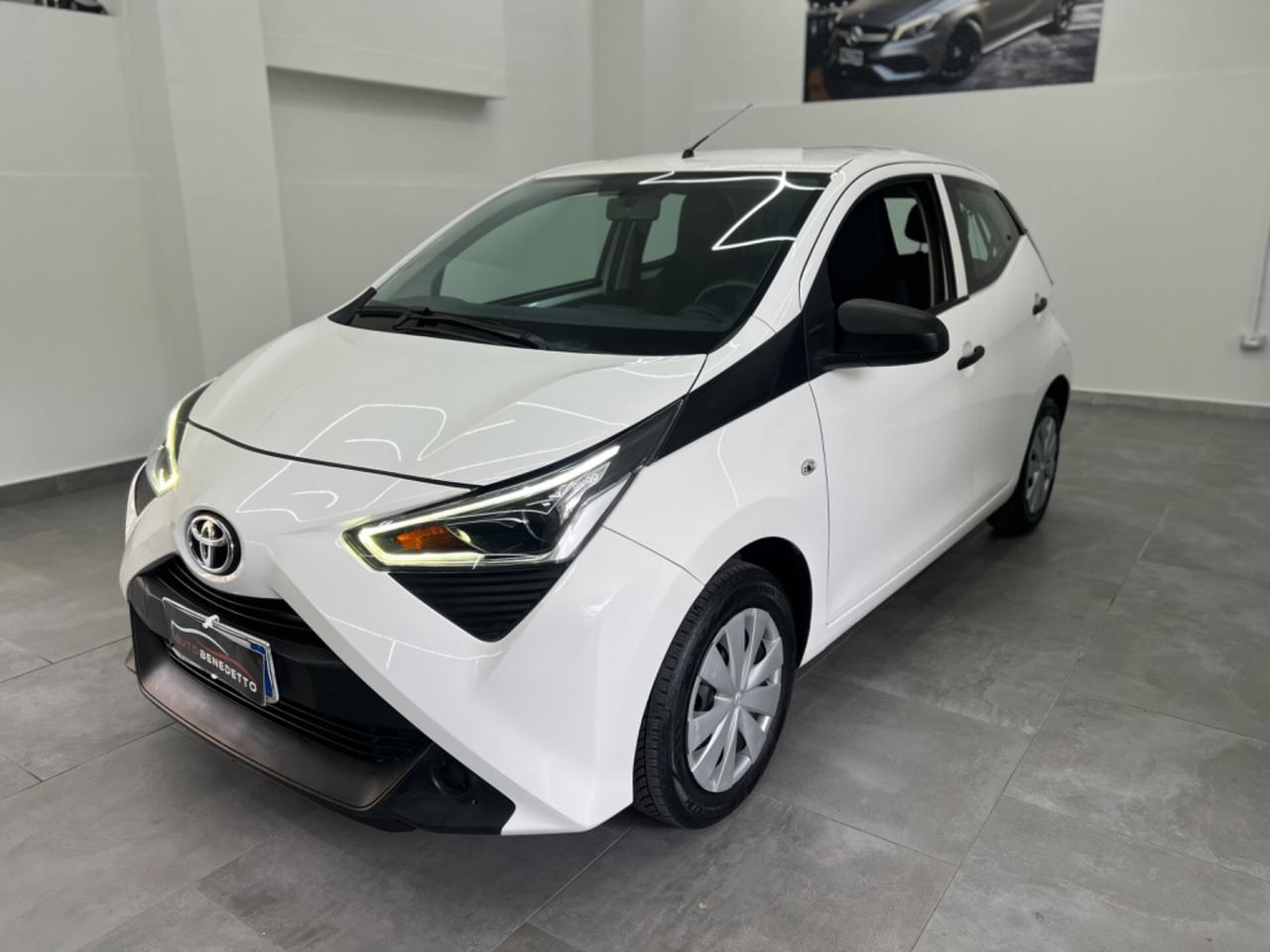 Toyota Aygo Connect 1.0 VVT-i 72 CV x-play 2021