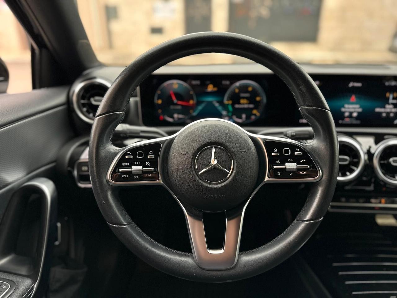 Mercedes-benz A 180 d Sport Sedan