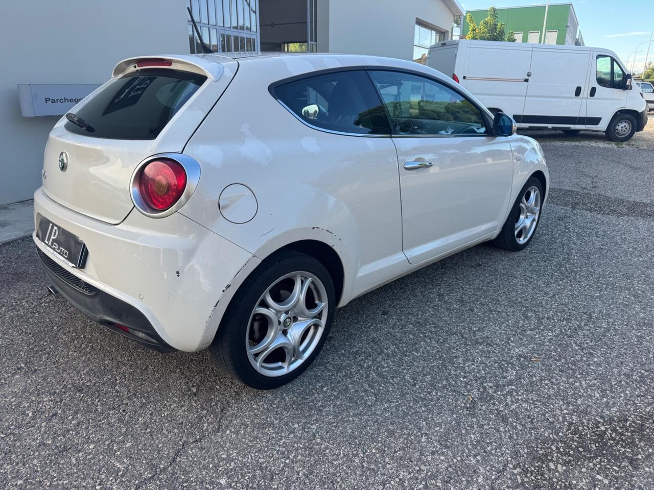 Alfa Romeo MiTo 1.4 105 CV M.air S&S Distinctive Sport Pack