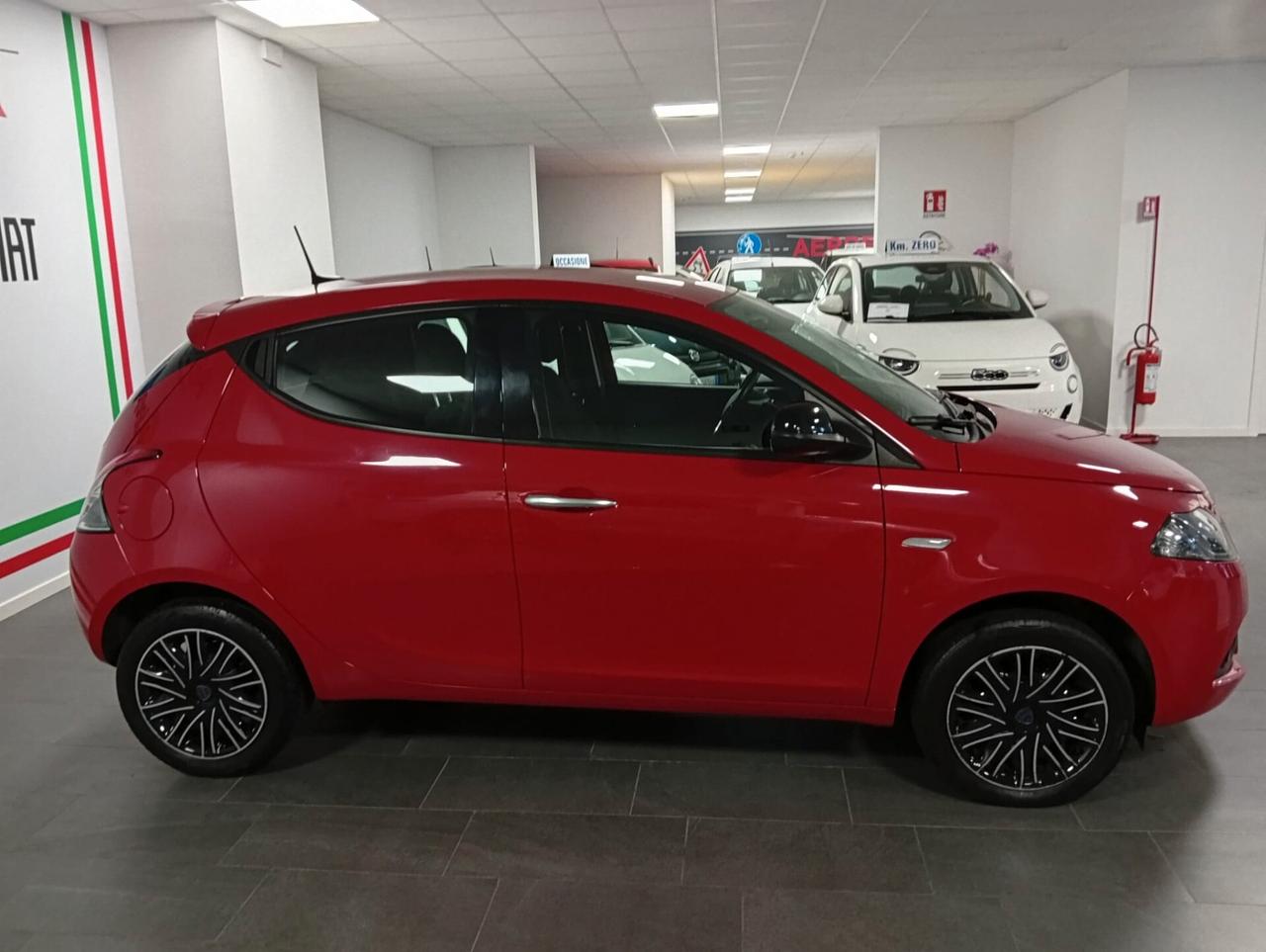 Lancia Ypsilon 1.0 FireFly 5 porte S&S Hybrid Ecochic Gold