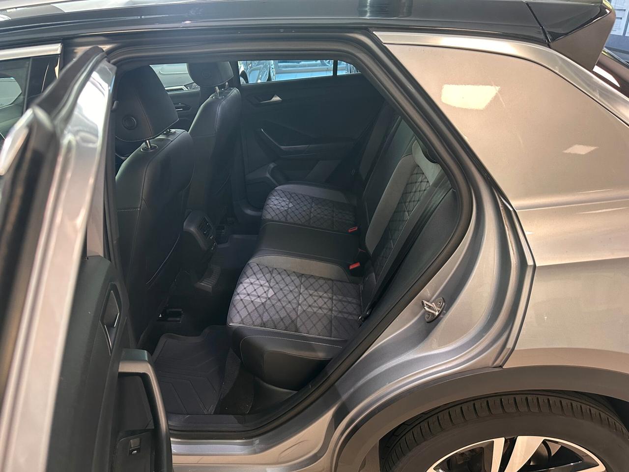 Volkswagen T-Roc 2.0 TDI SCR 150 CV DSG R-Line
