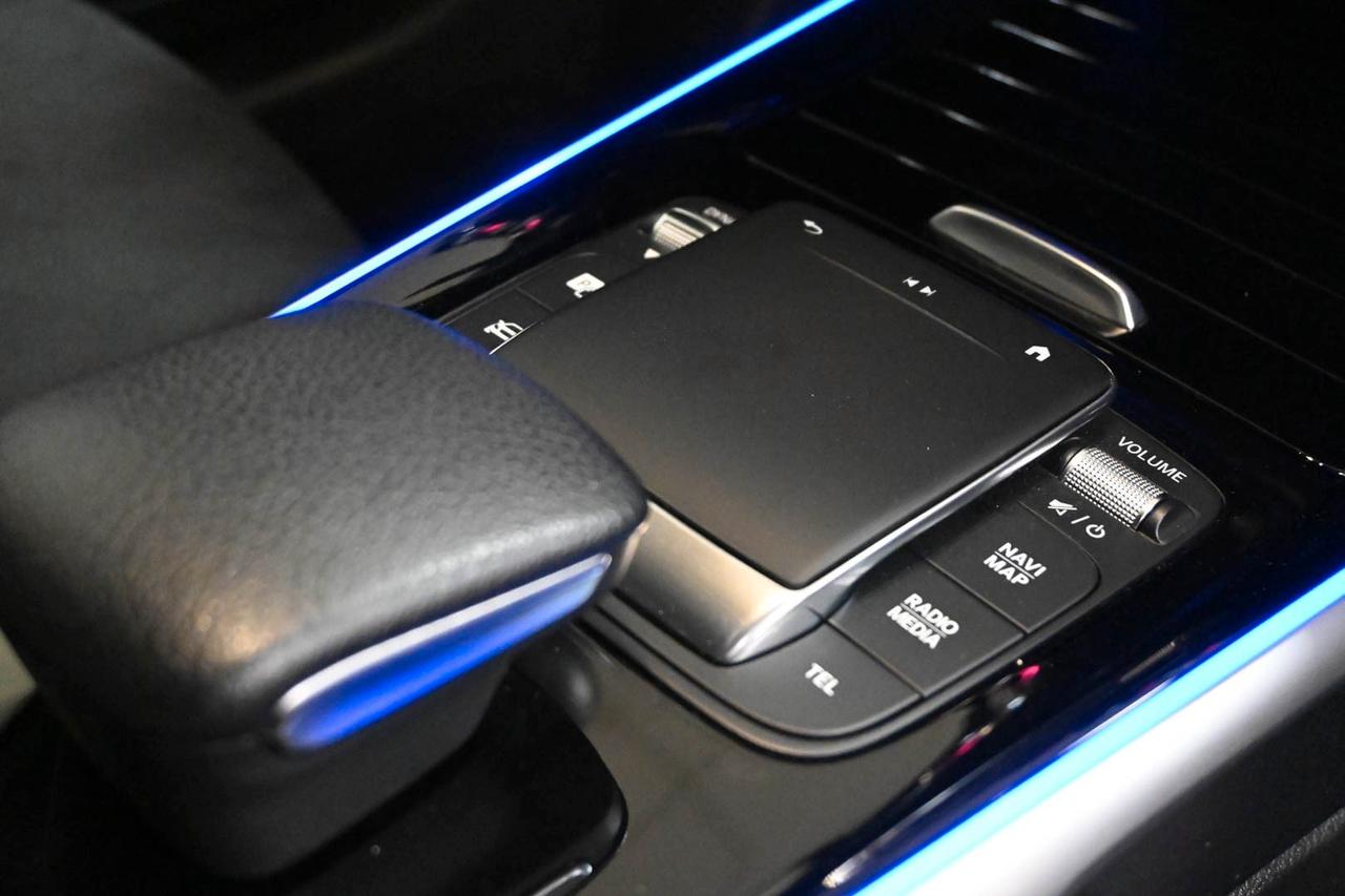 MERCEDES GLB (X247) GLB 200 d Automati...