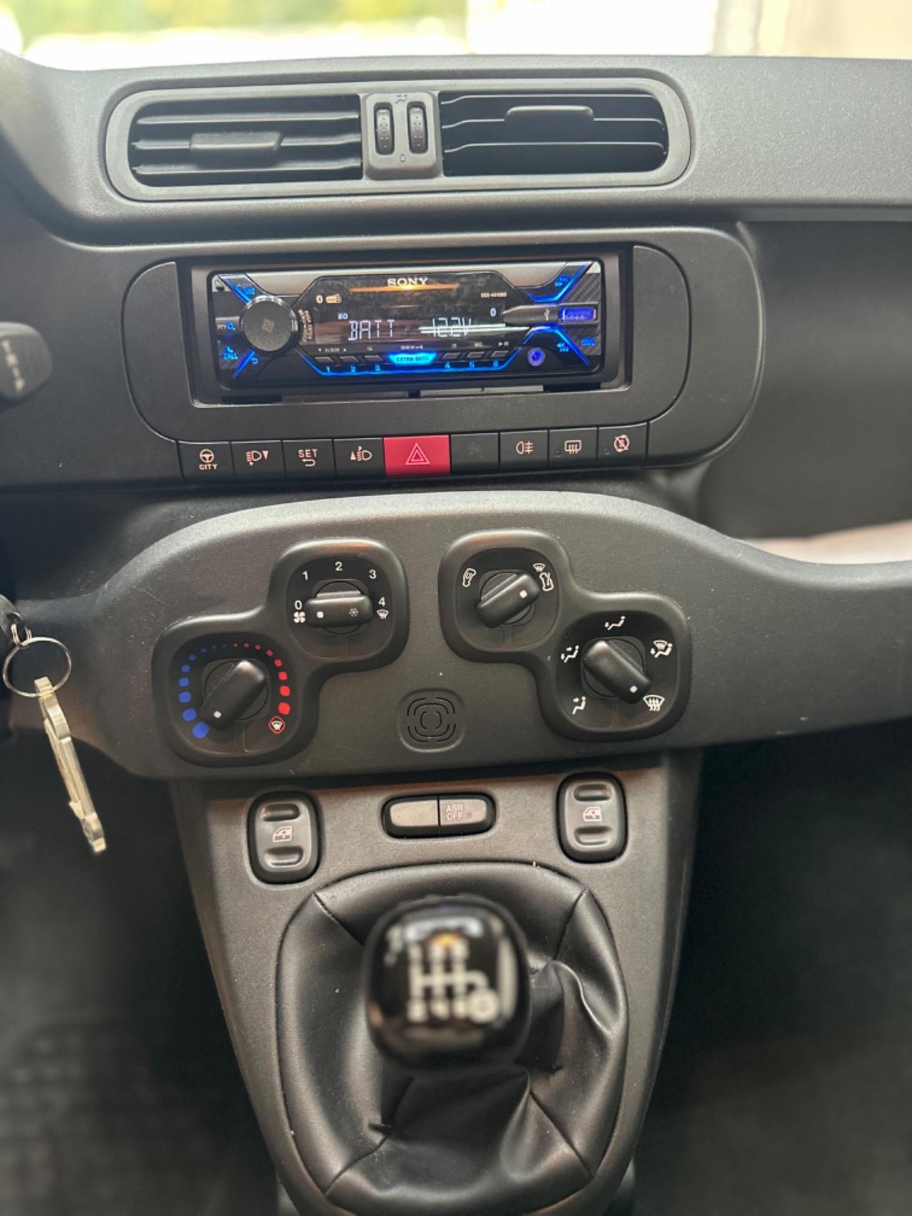 Fiat Panda 1.0 GSE S&S Hybrid Street Van 4 posti