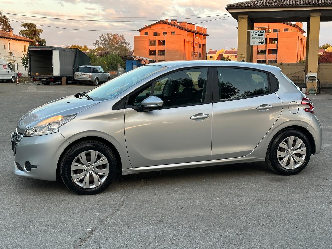 Peugeot 208 1.0 VTi 68 CV 5 porte solo 110mila km