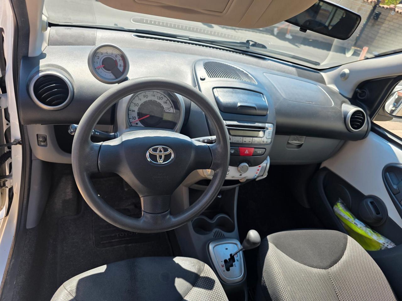 Toyota Aygo 1.0 12V VVT-i 5 porte Sol Connect MMT