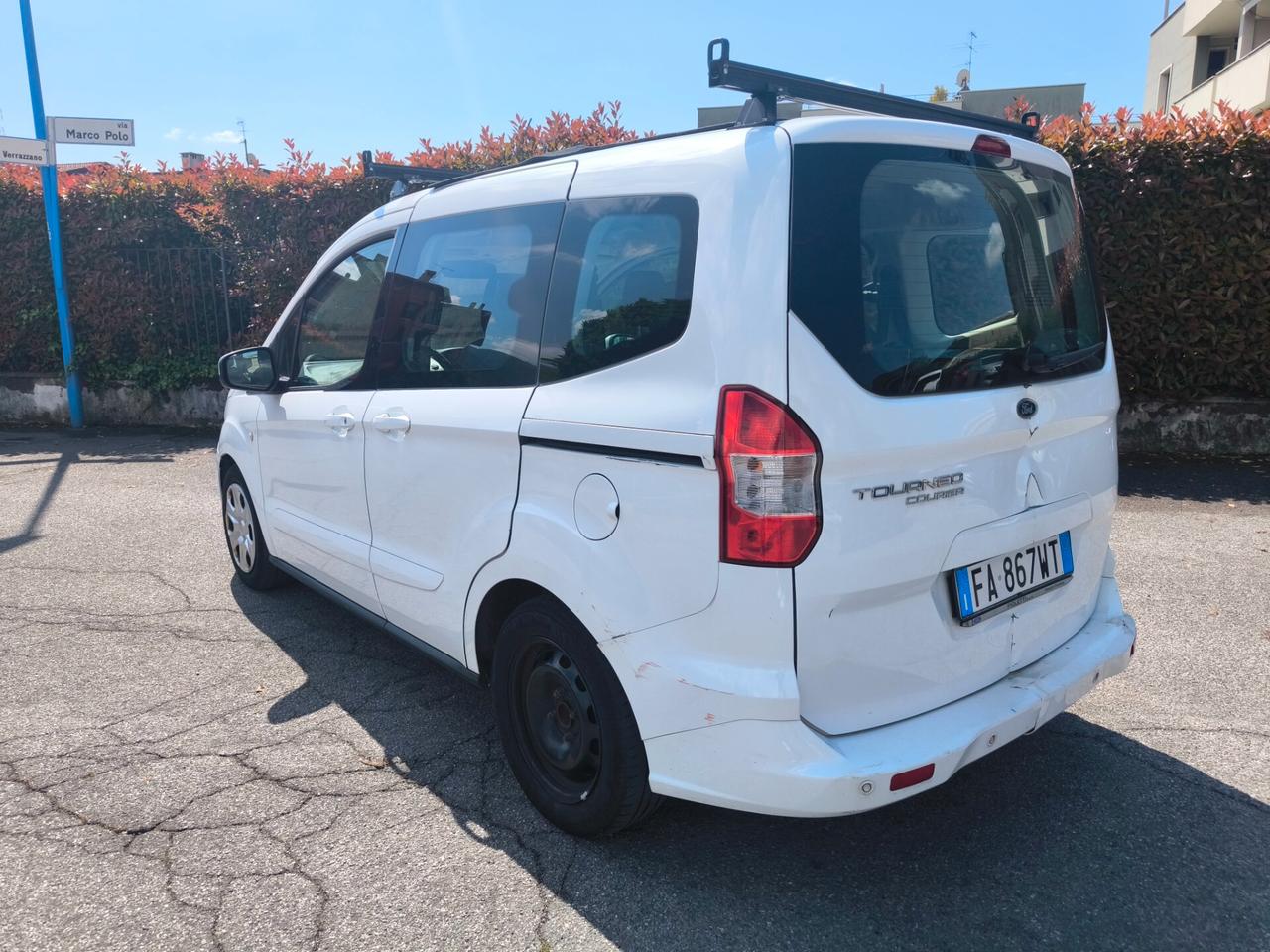 FORD TOURNEO COURIER 1,5 TDCI- EURO 6-OK NEOP.-AUTOCARRO 4 POSTI