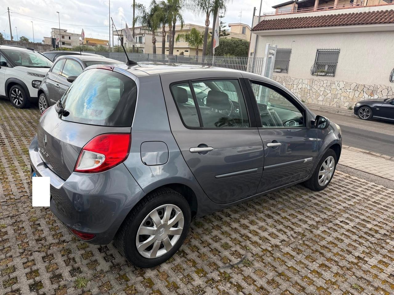 Renault Clio 1.2 16V 5 porte Yahoo!-11/2011