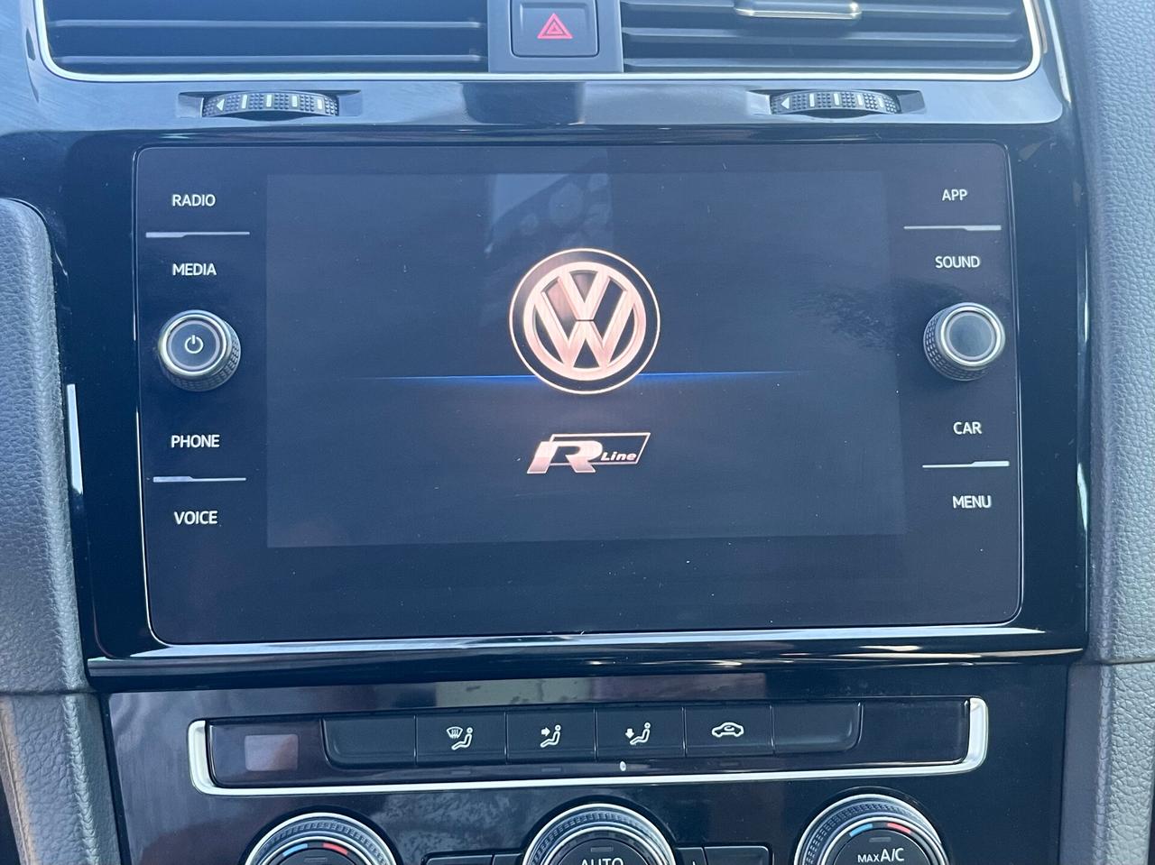 Volkswagen Golf 1.0 TSI 115 CV 5p. R-Line - 45.000 km.