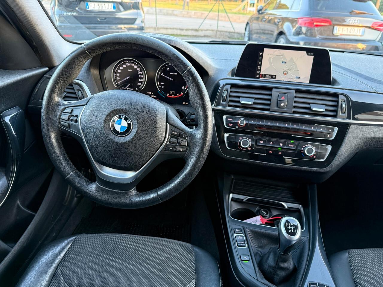 Bmw 116 116d 5p. Urban