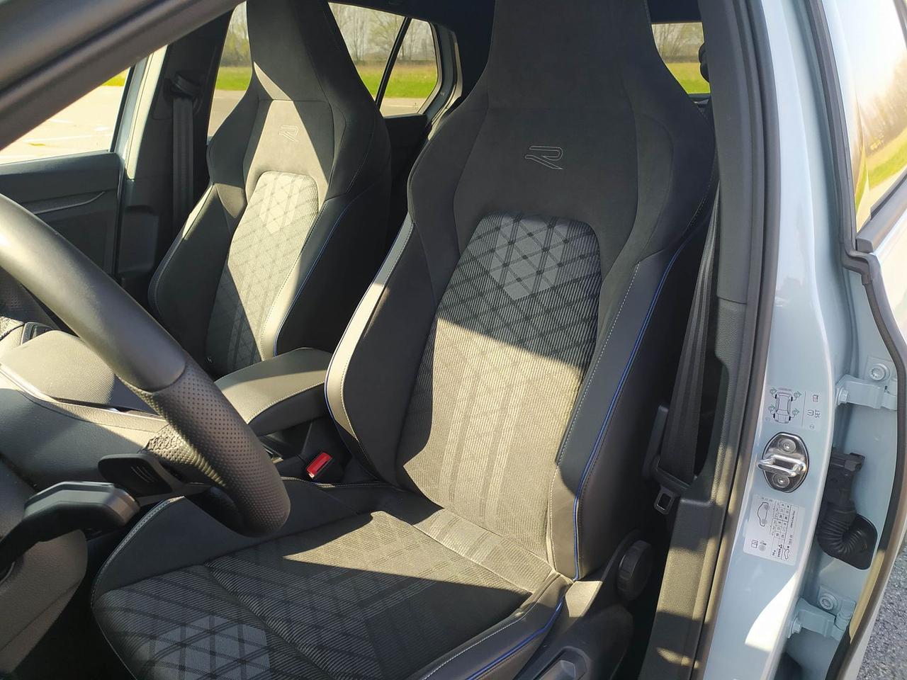 Volkswagen Golf R Line Plus 1.5 150CV eTSI M #9781