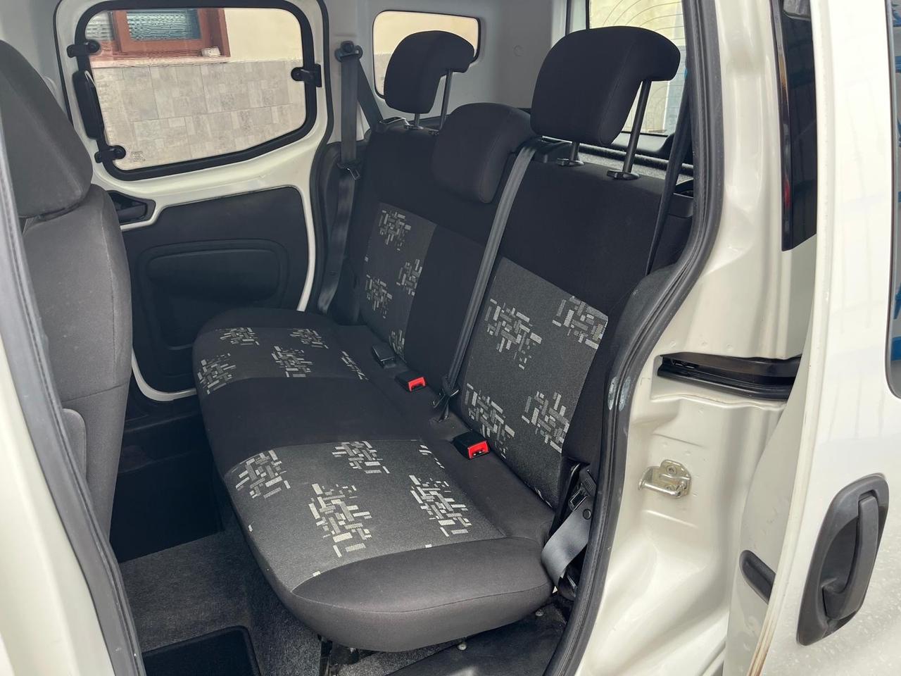 Fiat qubo -5P -1.3 mjt/75cv-full-2011