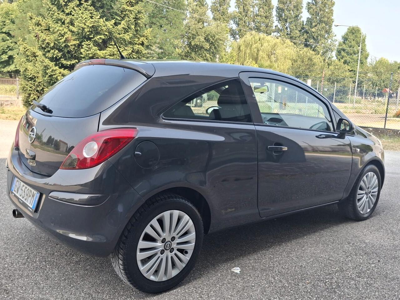 Opel Corsa 1.2 85CV 3 porte GPL-TECH b-color