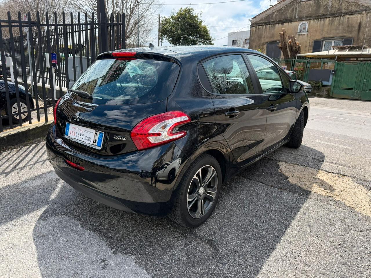 Peugeot 208 1.4 HDi 68 CV 5 porte Allure