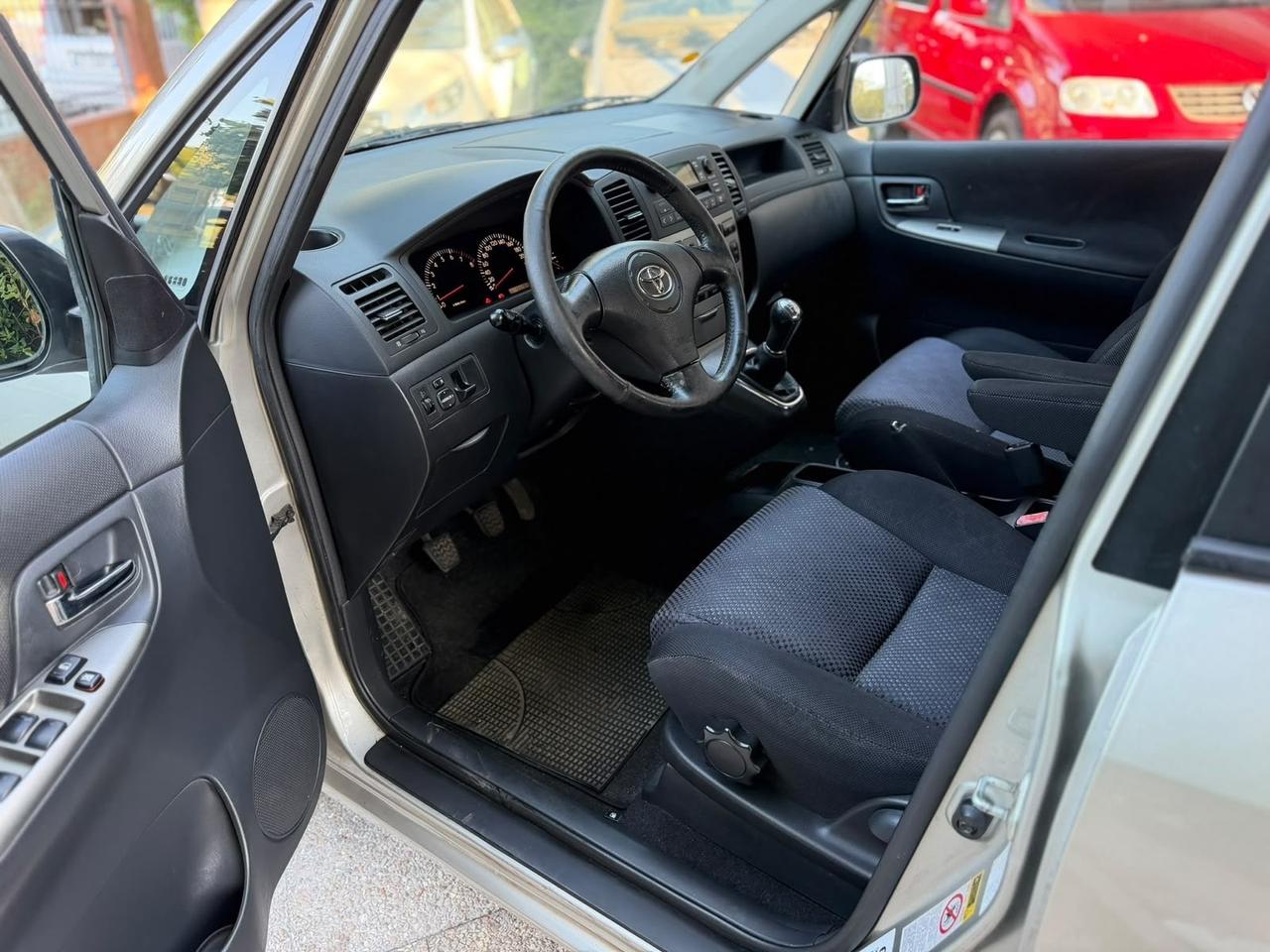 Toyota Corolla Verso 1.8 16V