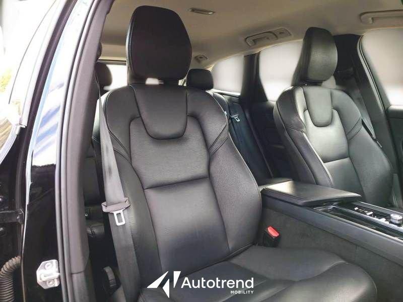 Volvo XC60 B4 197+14 CV AWD Automatica Mild Hybrid Momentum Pro