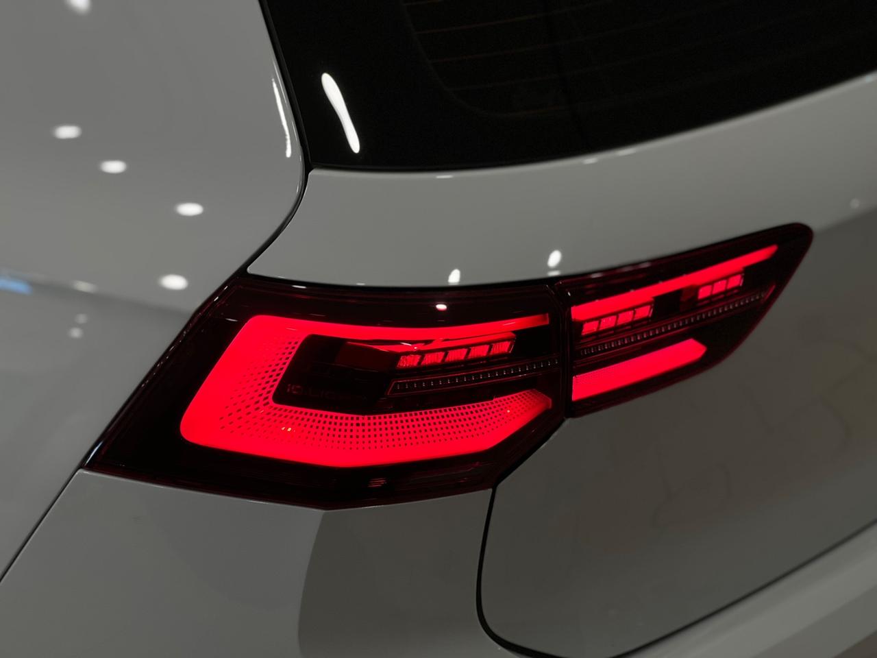 Volkswagen Golf GTI 2.0 TSI DSG