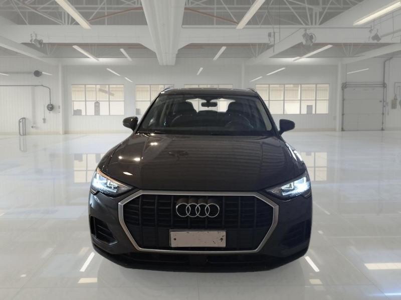 AUDI Q3 40 TDI quattro S tronic Business