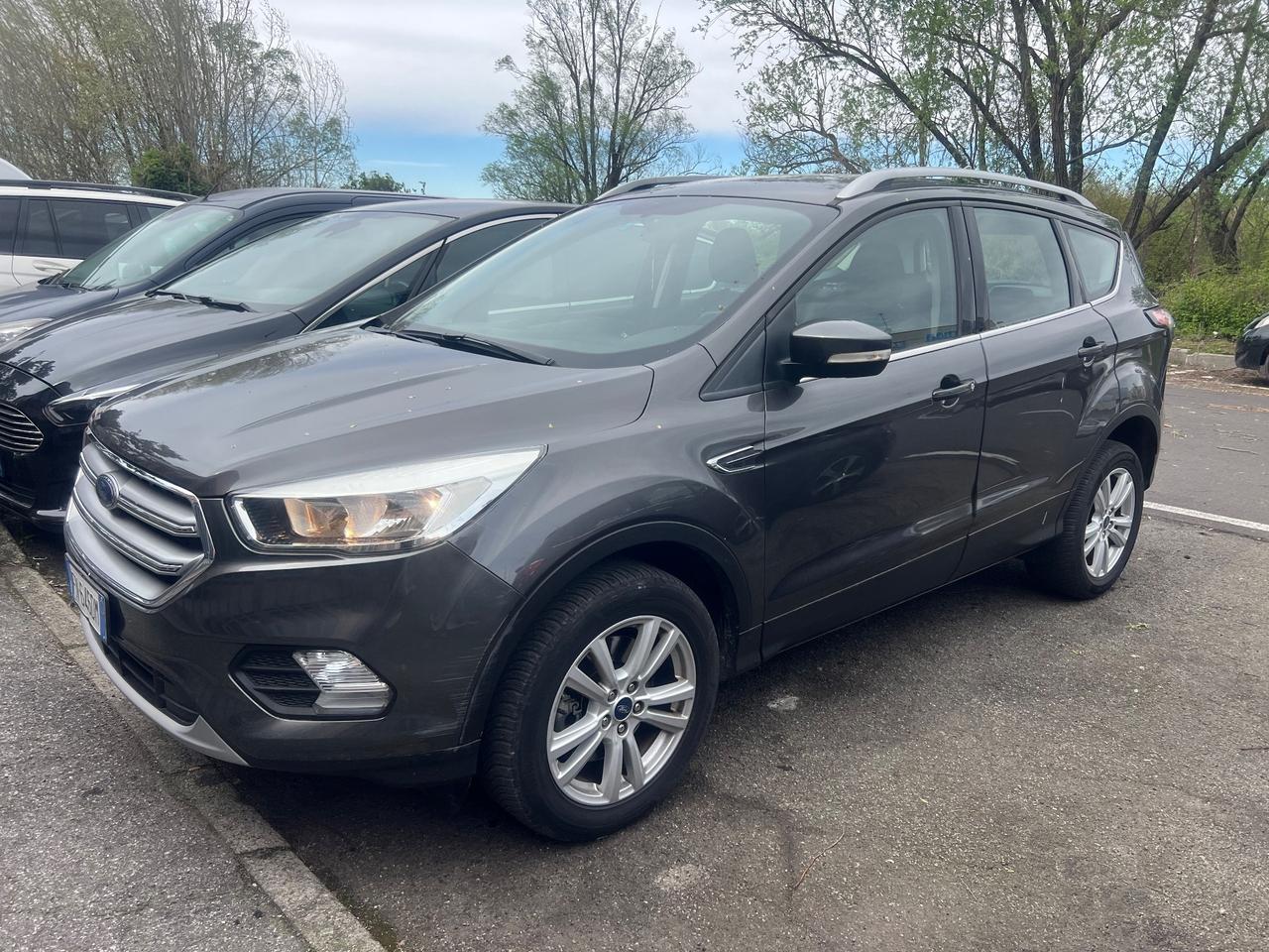 Ford Kuga 1.5 TDCI 120 CV Business gancio traino