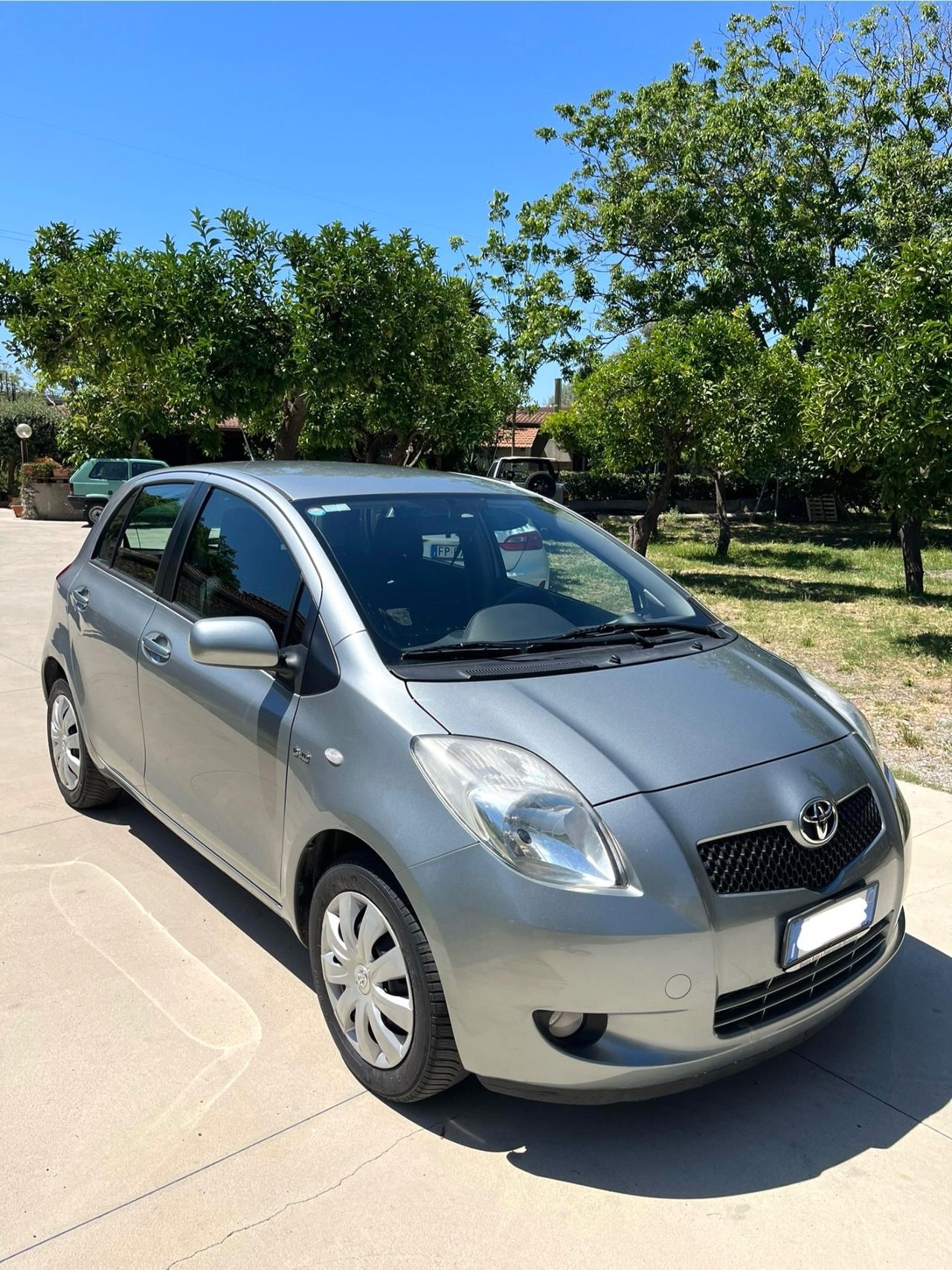 Toyota Yaris 1.4 D-4D Navi 90CV EUOR4 1PROPRIETA POCHI KM 120M CERTIFI