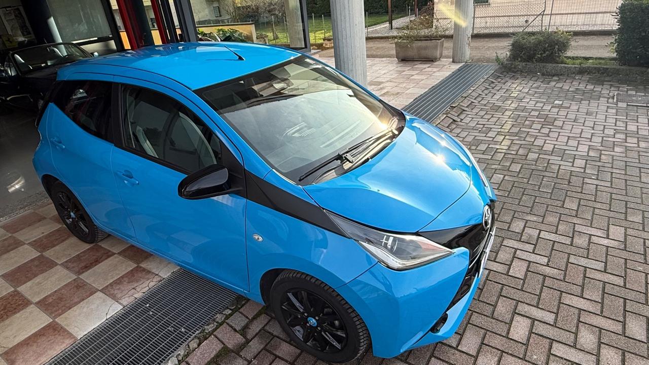 Toyota Aygo 1.0 VVT-i 69 CV 5 porte x-cite TSS