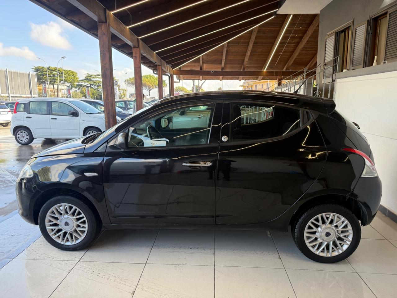 Lancia Ypsilon full optional