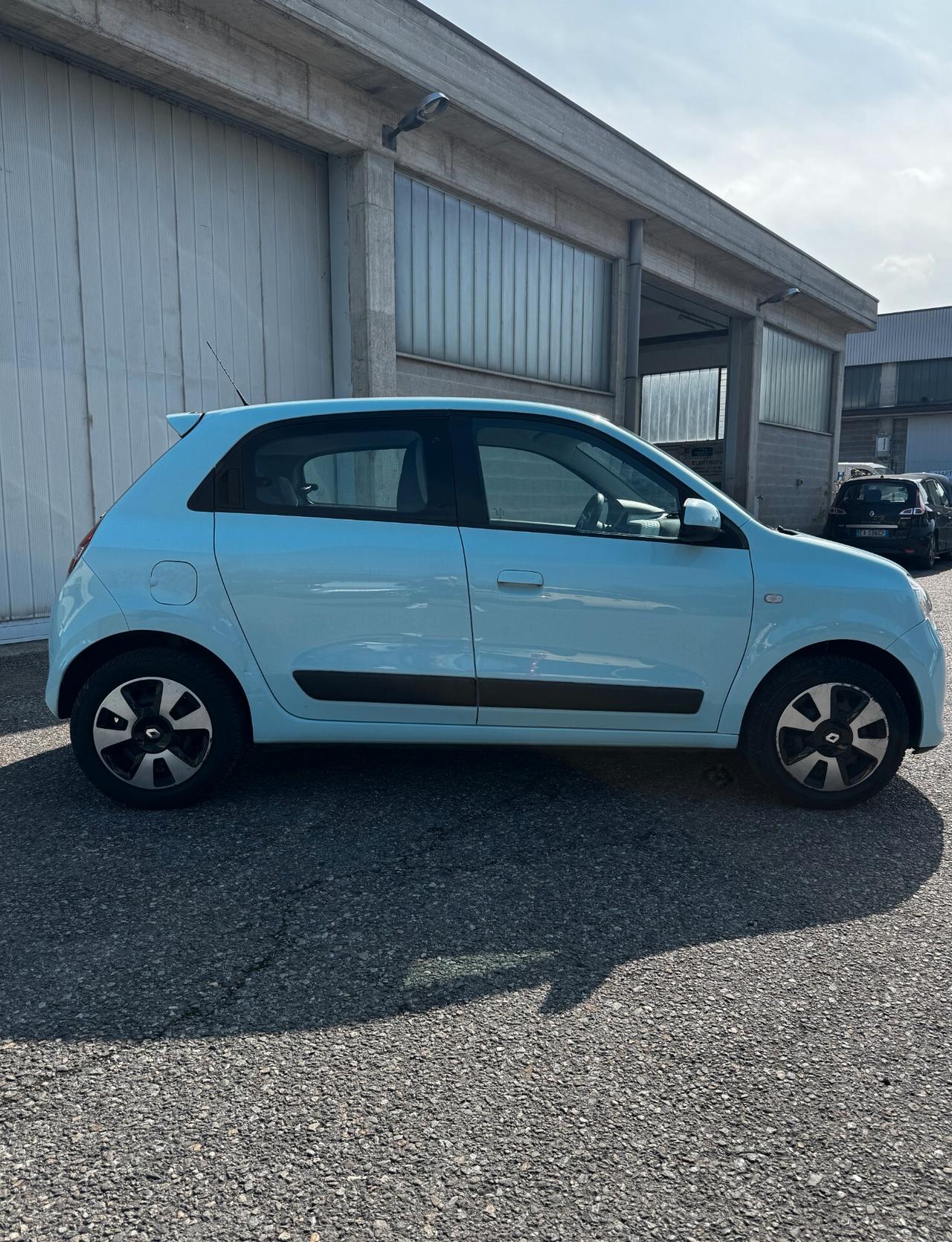 Renault Twingo 1.0 52kW Benz 5p *59.000 km*