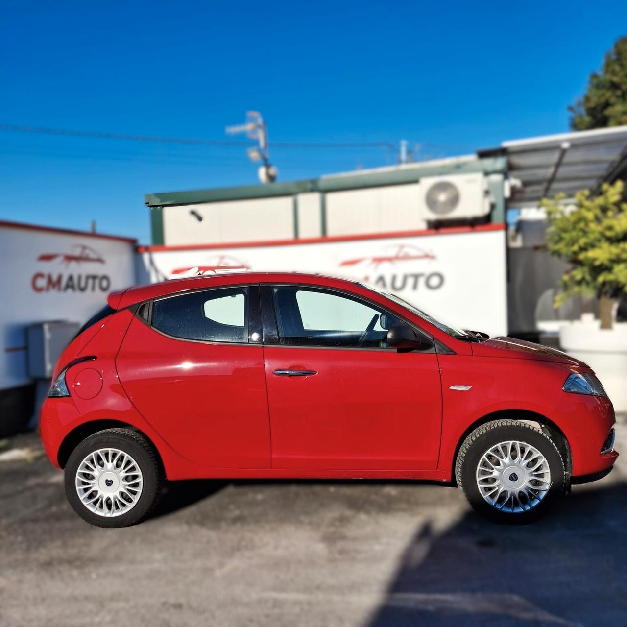 Lancia Ypsilon 0.9 TwinAir 85 CV 5 porte Metano