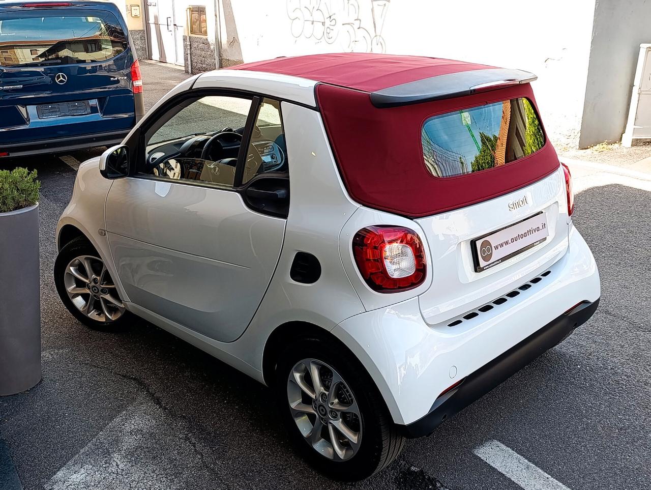 Smart ForTwo 70 1.0 twinamic cabrio Passion Capote Rossa