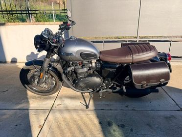 Triumph Bonneville T120 BLACK