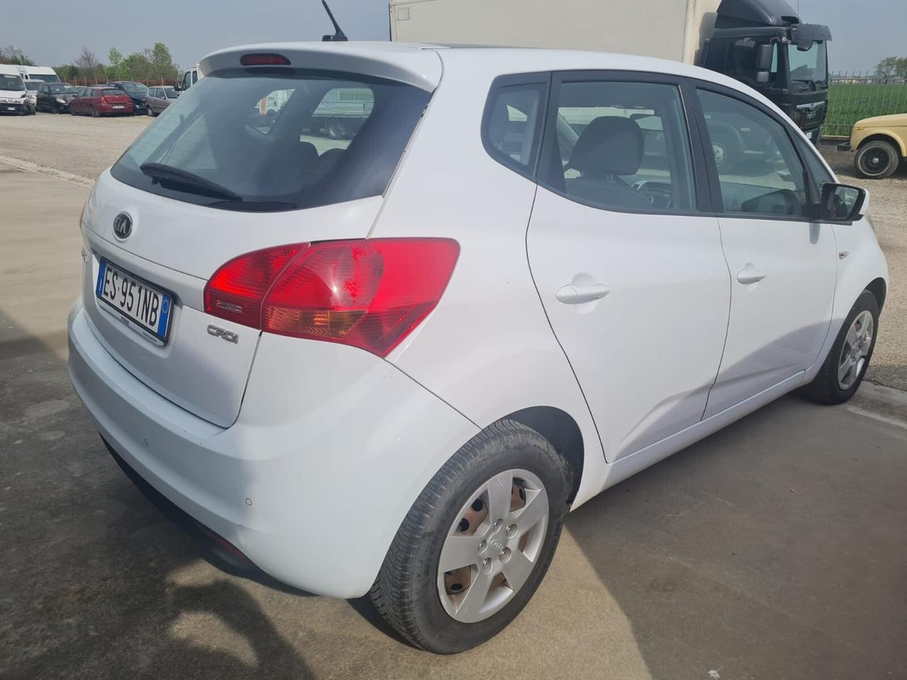 Kia Venga 1.4 CRDi 90CV Cool + TETTO