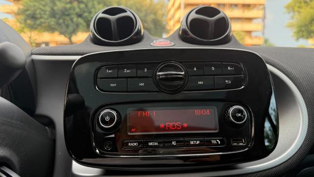SMART ForTwo 70 1.0 TWINAMIC SUPERPASSION*C.L.16 BLACK*TEL.*LED