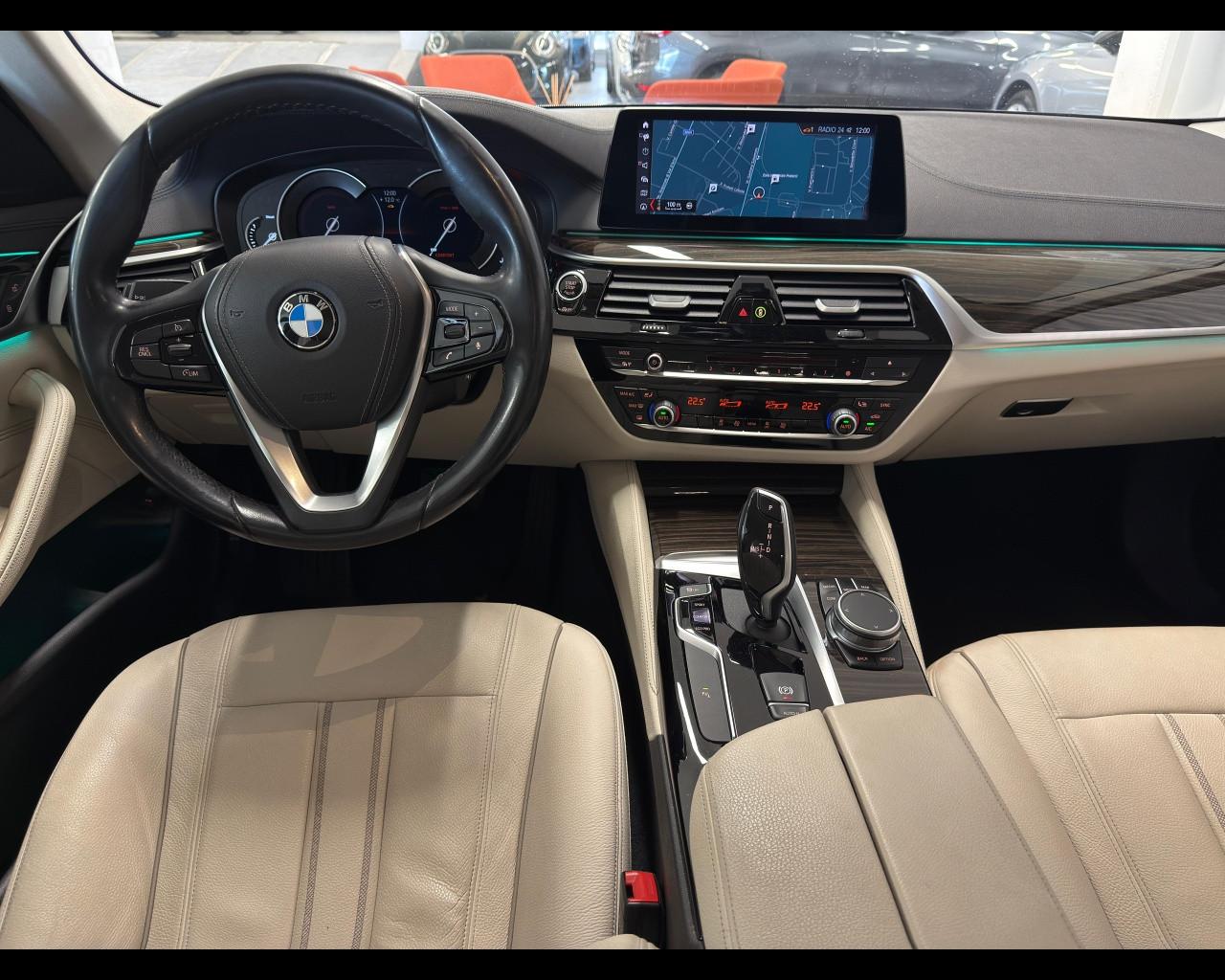 BMW Serie 5(G30/31/F90) - 518d Touring Luxury