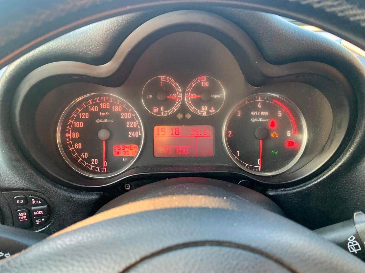 Alfa Romeo 147 1.9 JTD (120) 5 porte Progression