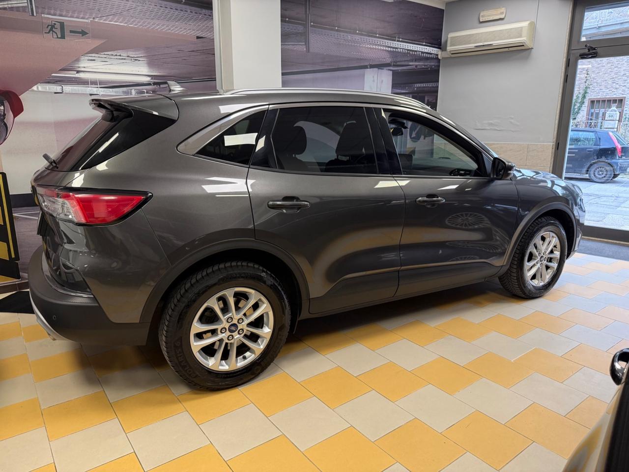 Ford Kuga 1.5 EcoBlue 120 CV 2WD Titanium Business