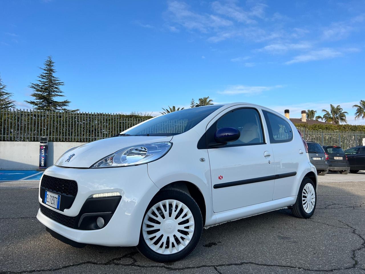 Peugeot 107 1.0 68CV 5p. SUPERGA - 2012