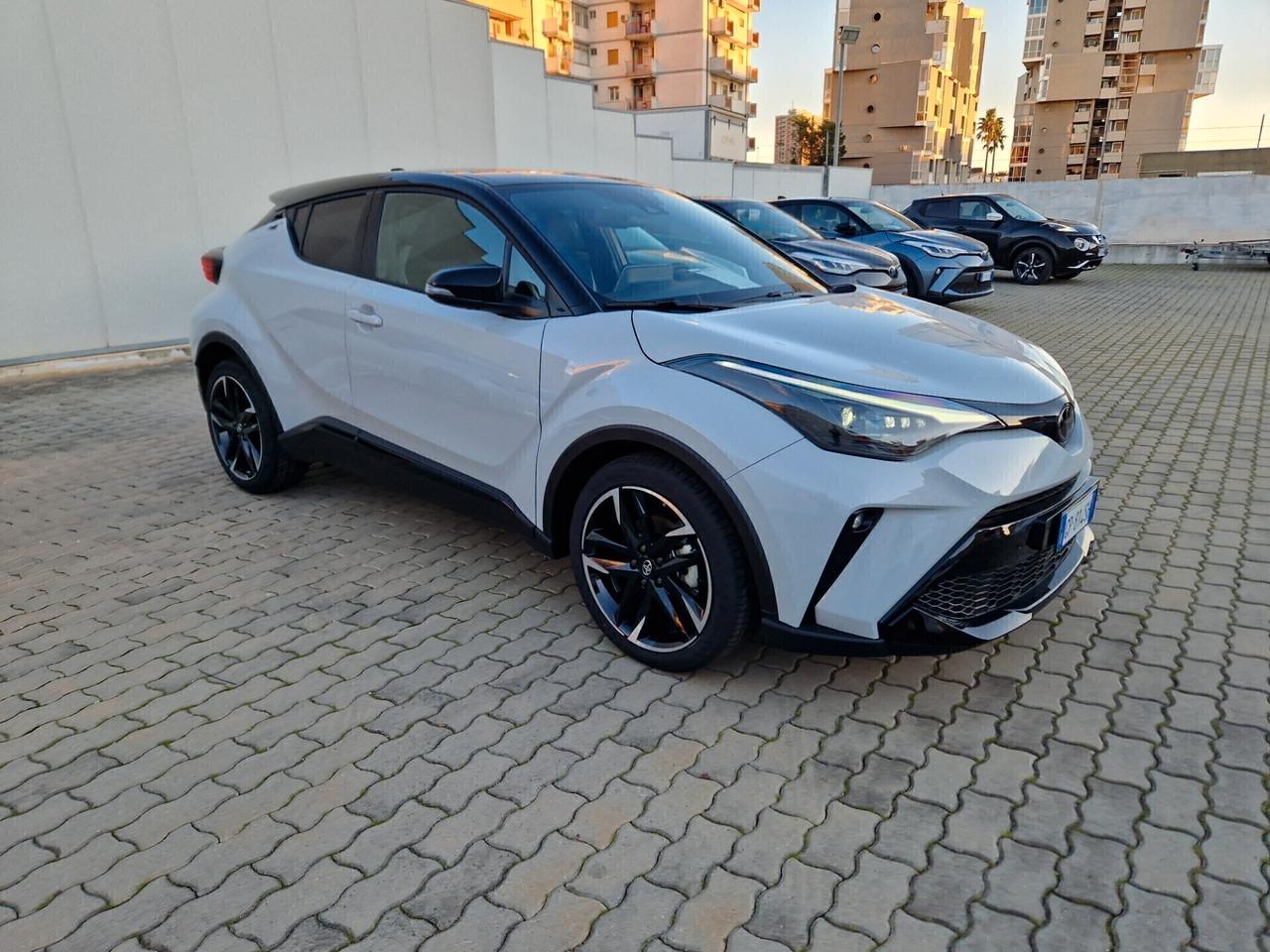 Toyota C-HR 1.8 Hybrid E-CVT GR Sport KM0