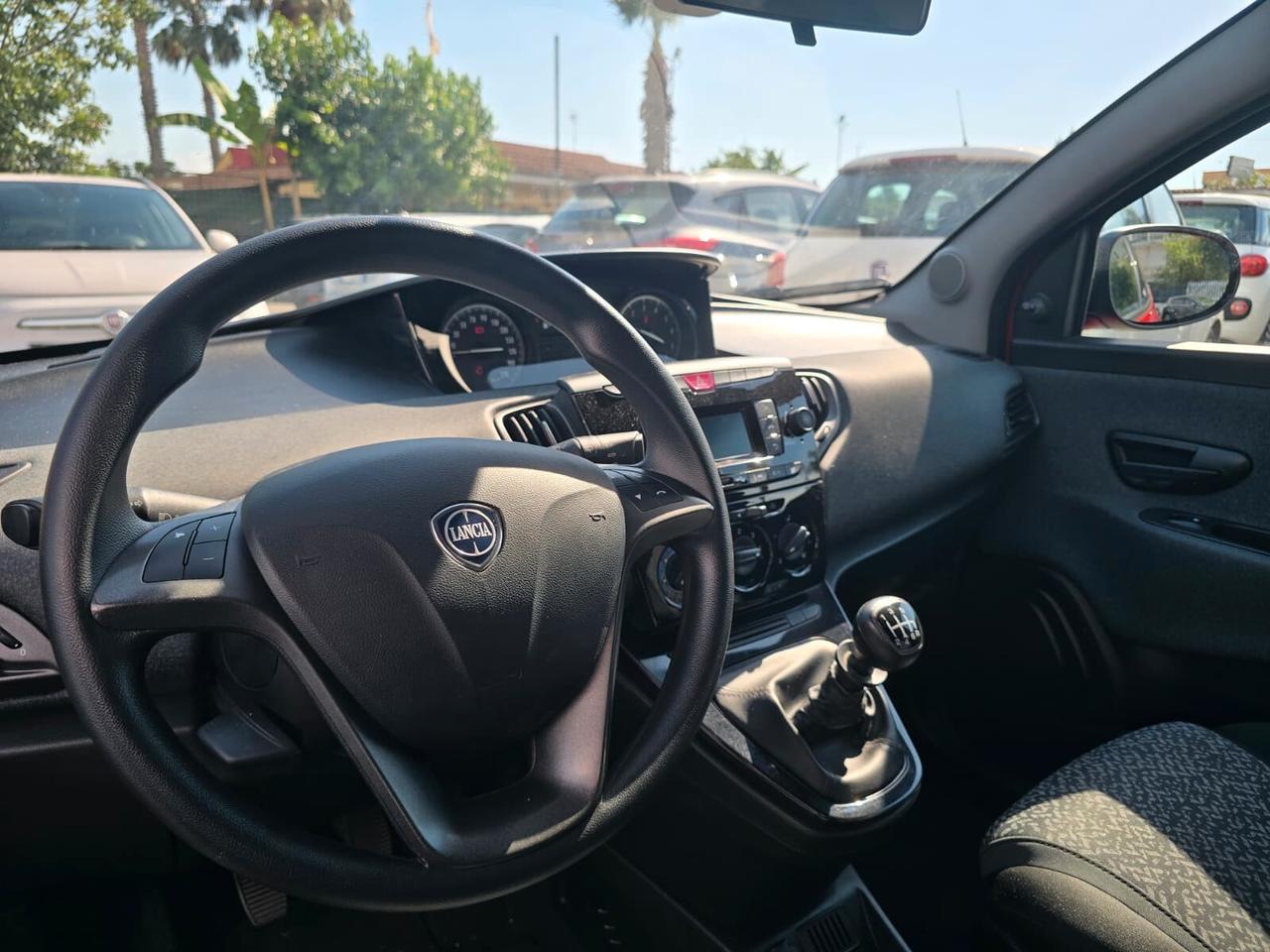 Lancia Ypsilon 1.0 FireFly 5 porte S&S Hybrid Ecochic