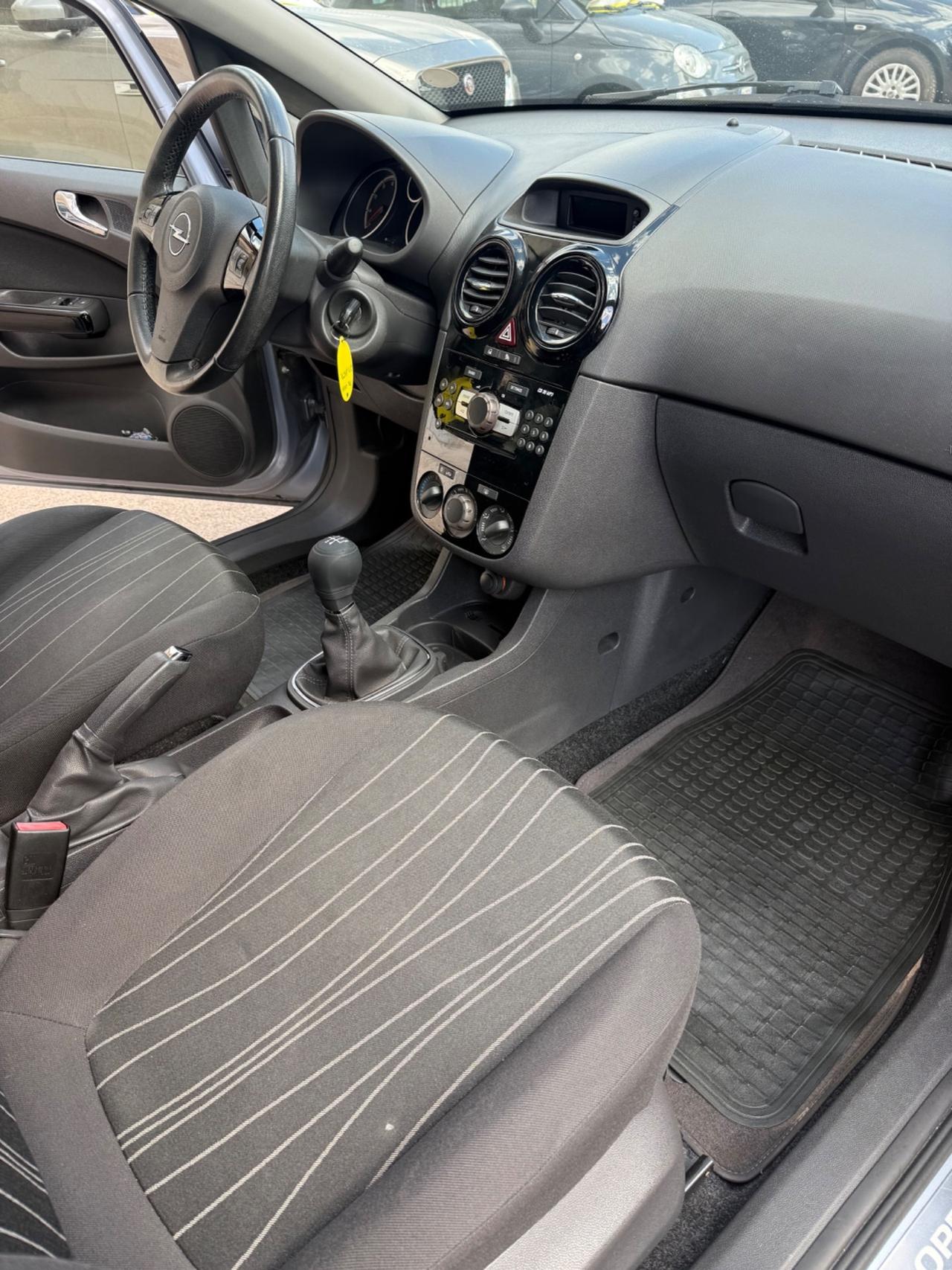 Opel Corsa 1.2 80CV 5 porte GPL-TECH Edition