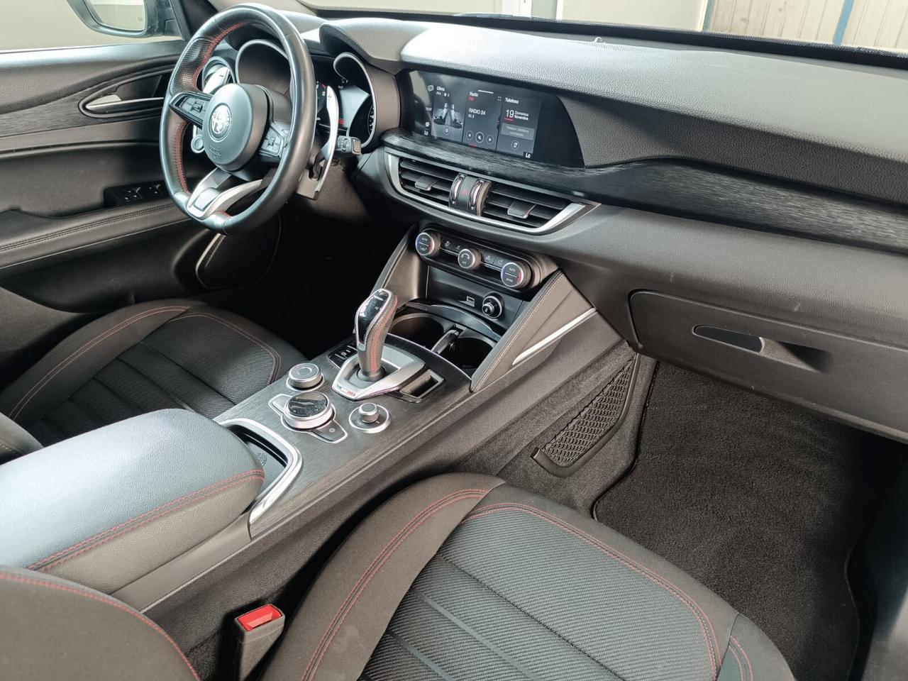 Alfa Romeo Stelvio 2.2 Turbodiesel 160 CV AT8 RWD Business Sport